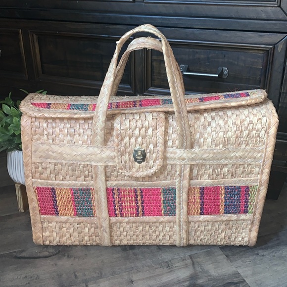 VINTAGE WOVEN STRAW BEACH BAG - Picture 1 of 8